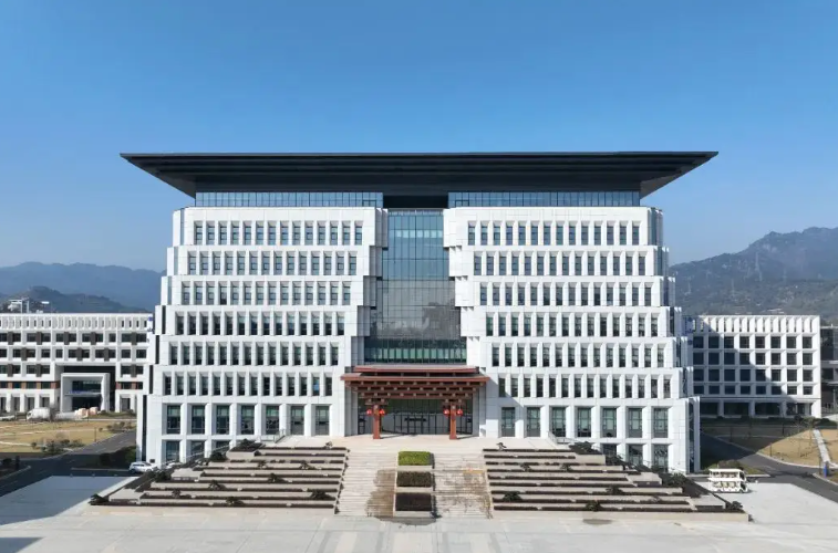 福耀科技大学到底有多强？不是985，不是211，民办公助非营利新型研究型大学