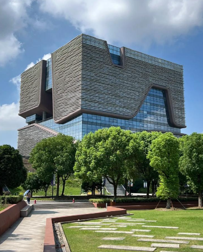 西交利物浦大学到底有多强？不是985，不是211，由西安交大与英国利物浦大学合办